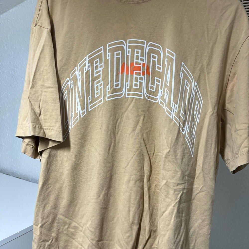 H&M Tan Casual Graphic Shirt